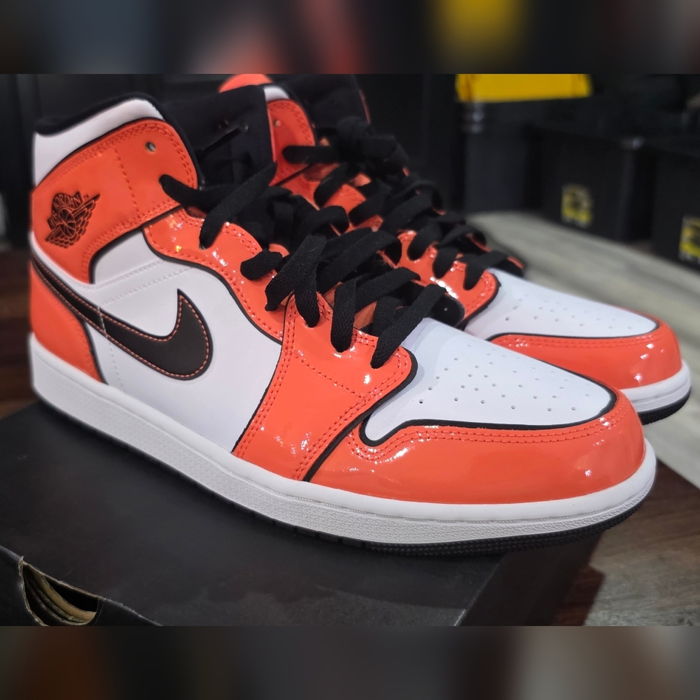 Jordan 1 Mid SE in Turf Orange and Black